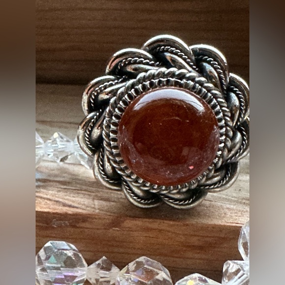 Silver Tone Ring Set With a cabochon Amber
 Size 8￼ - Picture 9 of 14